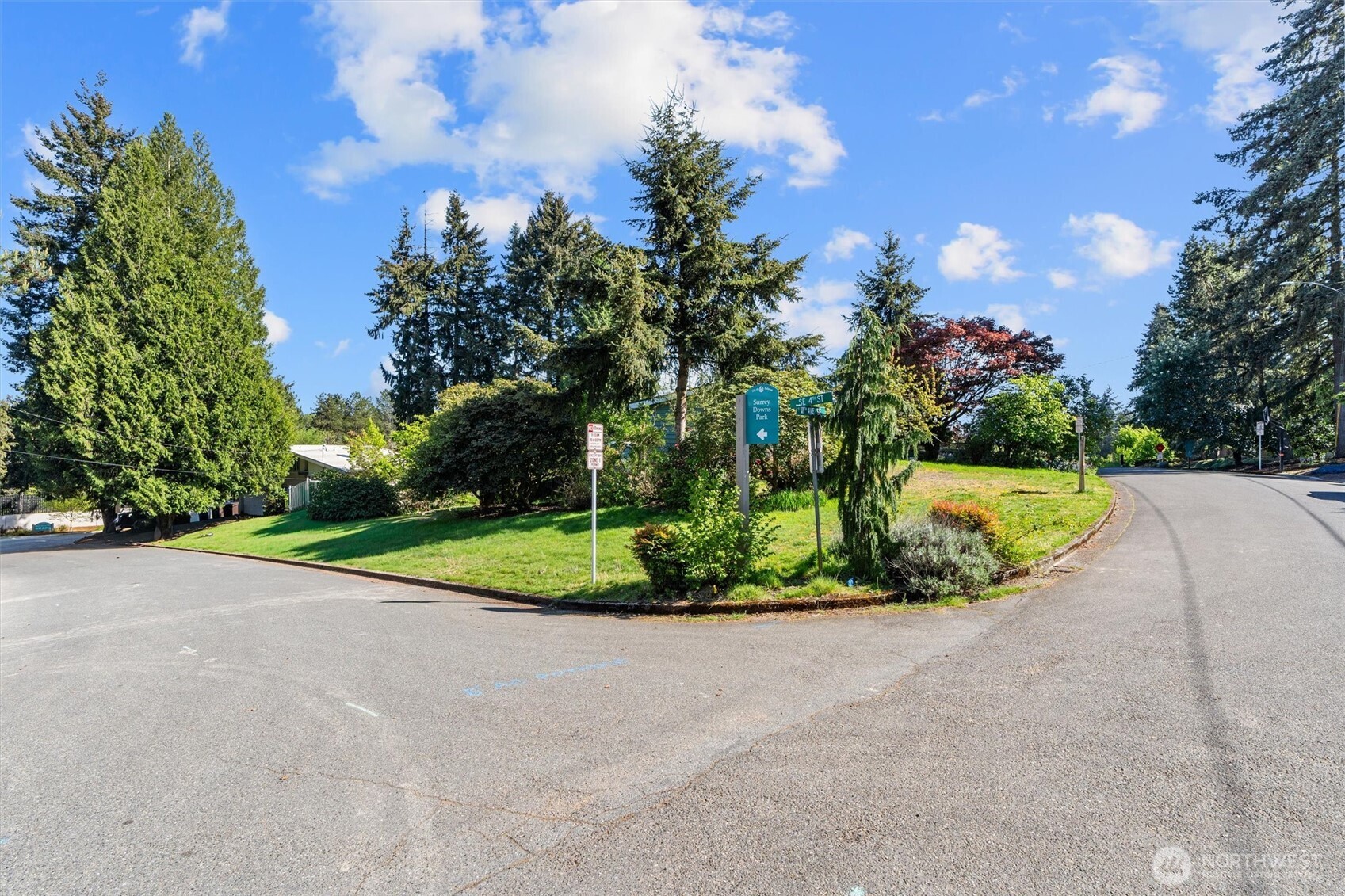 418 111th Avenue SE, Bellevue, WA 98004
