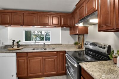 14777 NE 51st Street #L4, Bellevue, WA 98007 - Photo 9