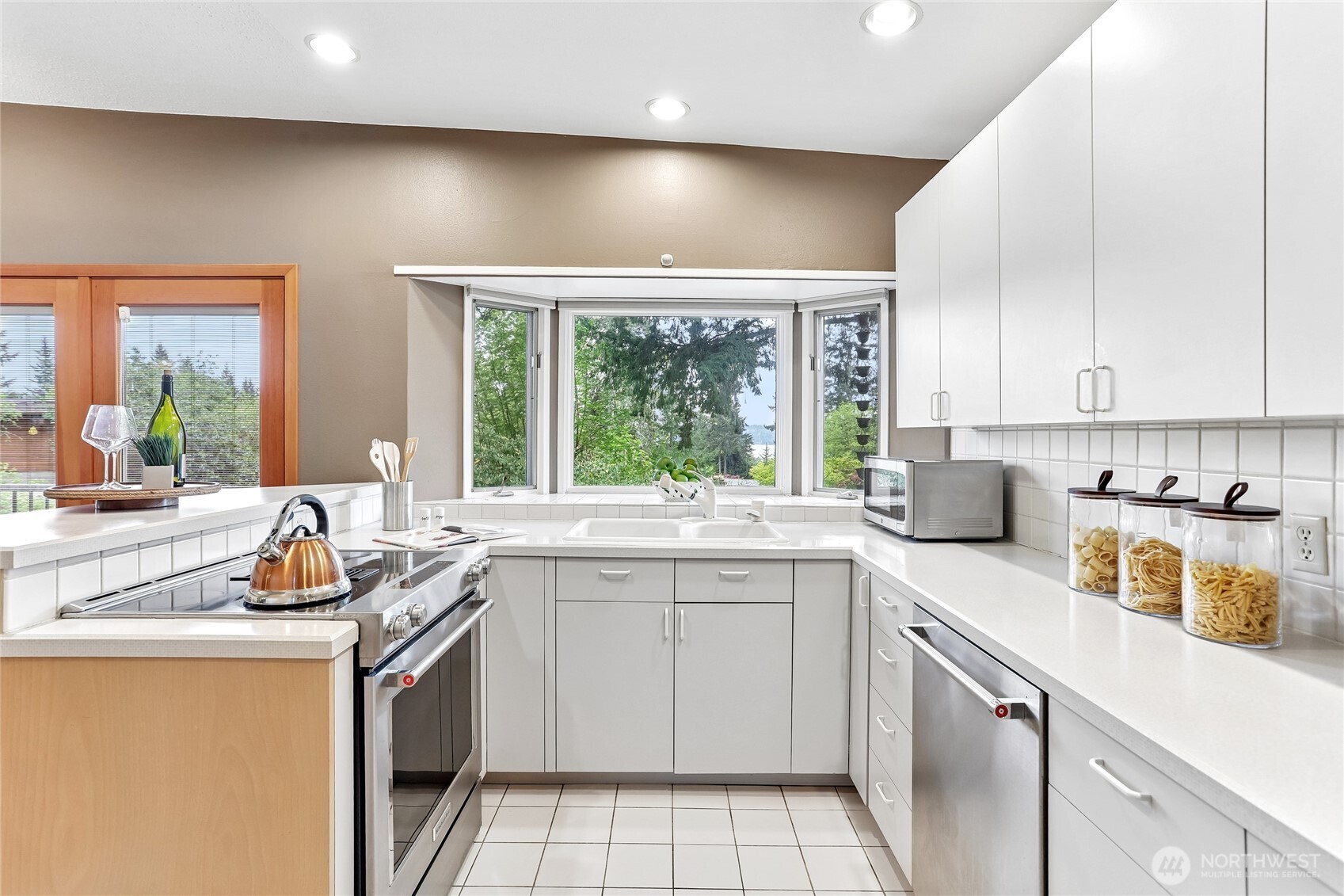 12226 SE 25th Street , Bellevue, WA 98005
