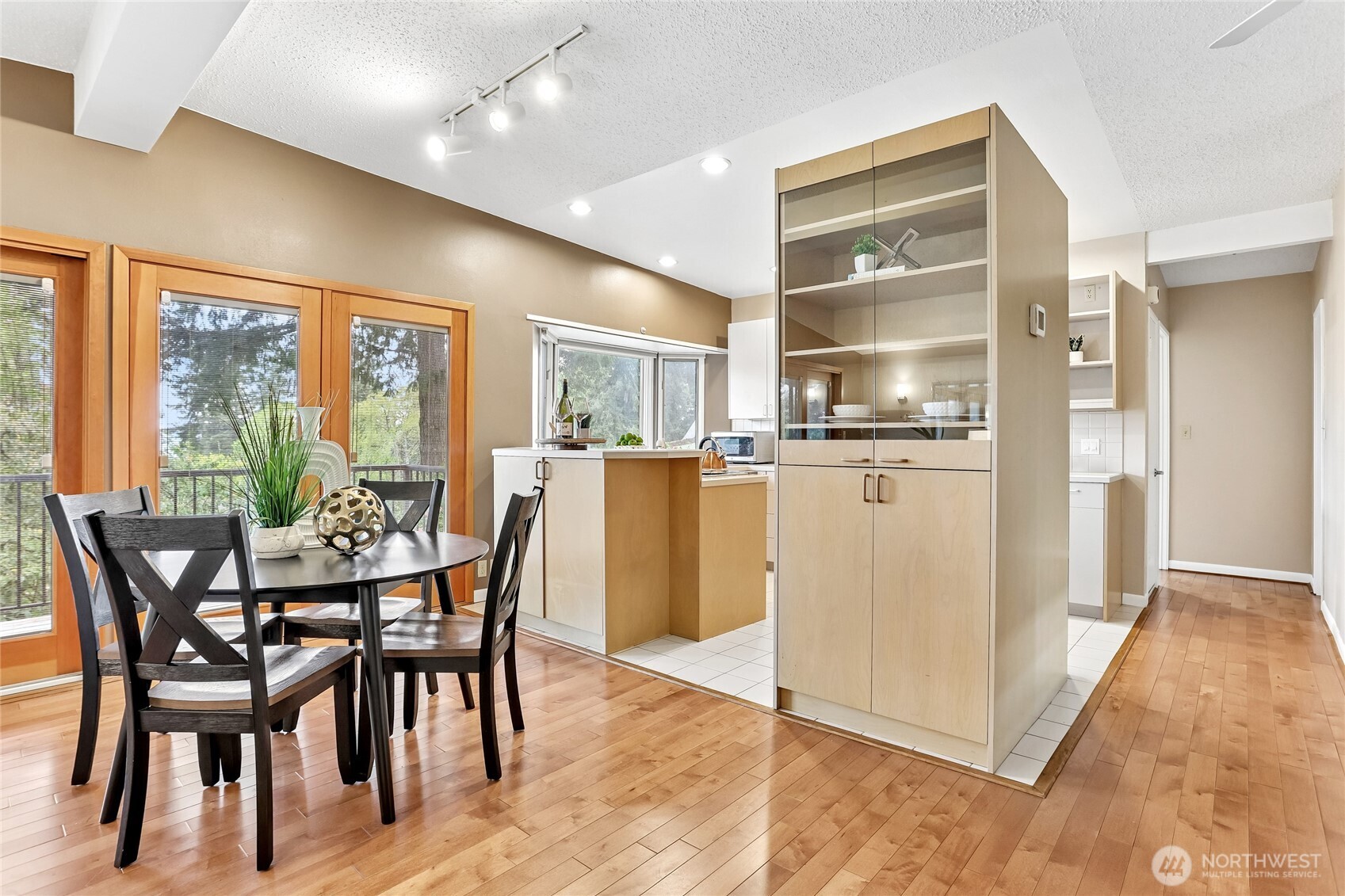 12226 SE 25th Street , Bellevue, WA 98005