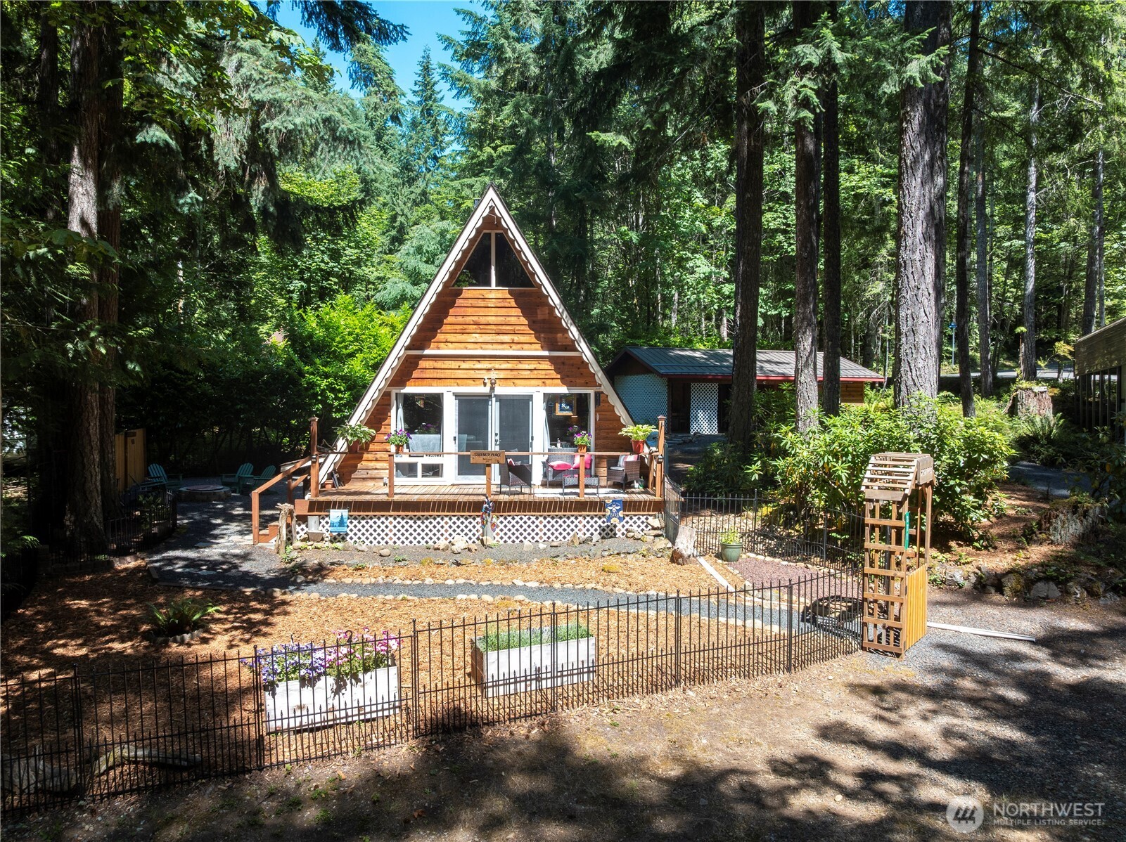 371 N Wynoochee Drive , Hoodsport, WA 98548