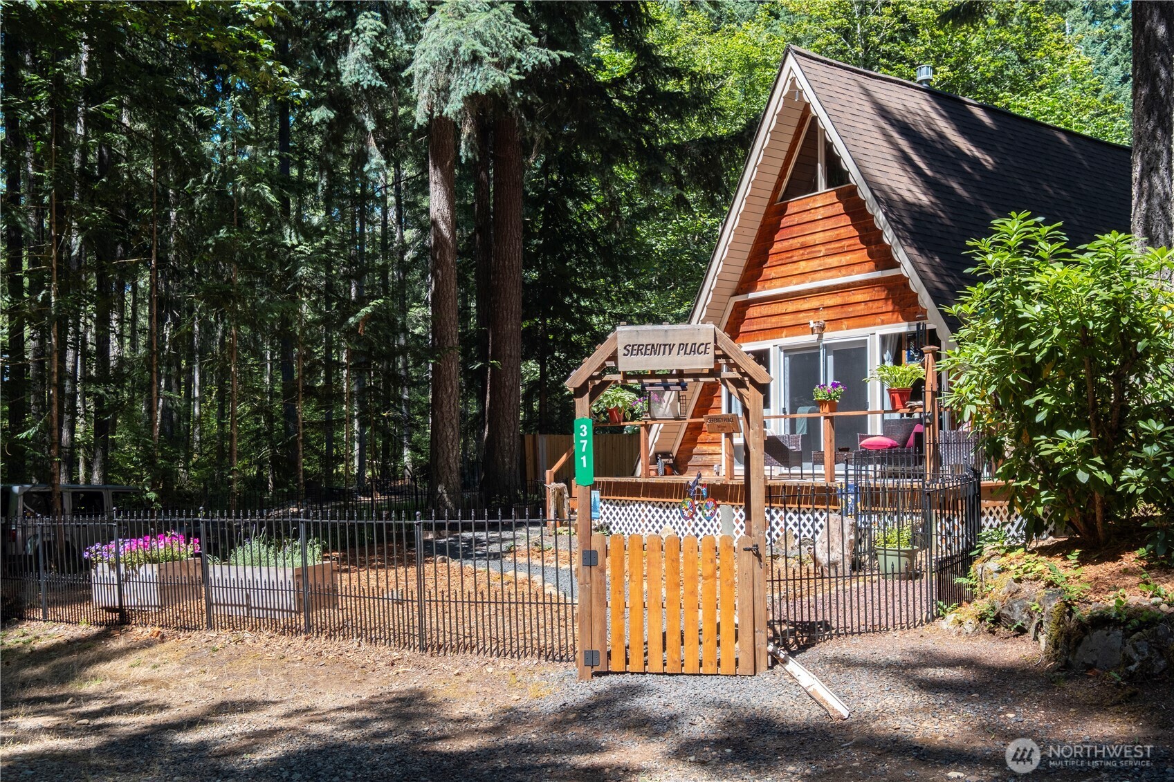 371 N Wynoochee Drive , Hoodsport, WA 98548