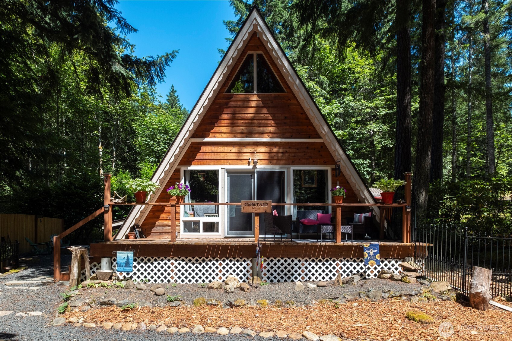 371 N Wynoochee Drive , Hoodsport, WA 98548