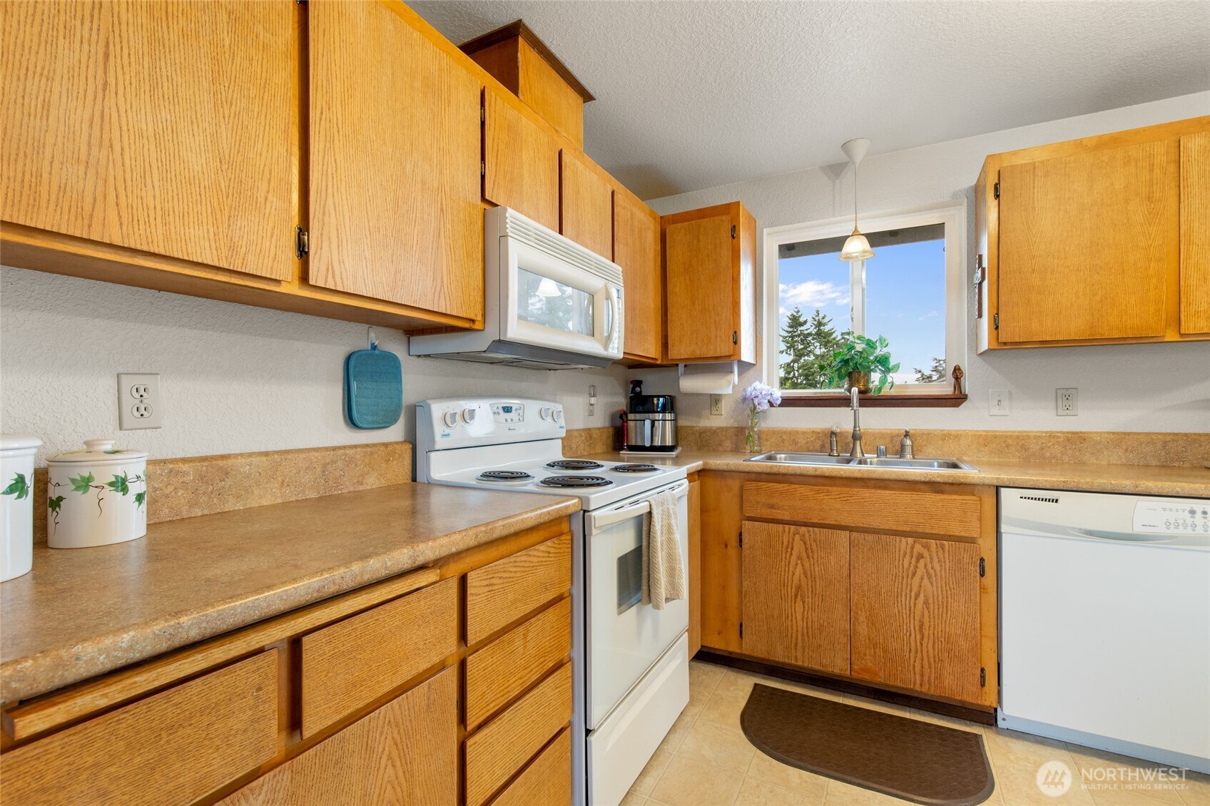 27519 82nd Drive NW, Stanwood, WA 98292