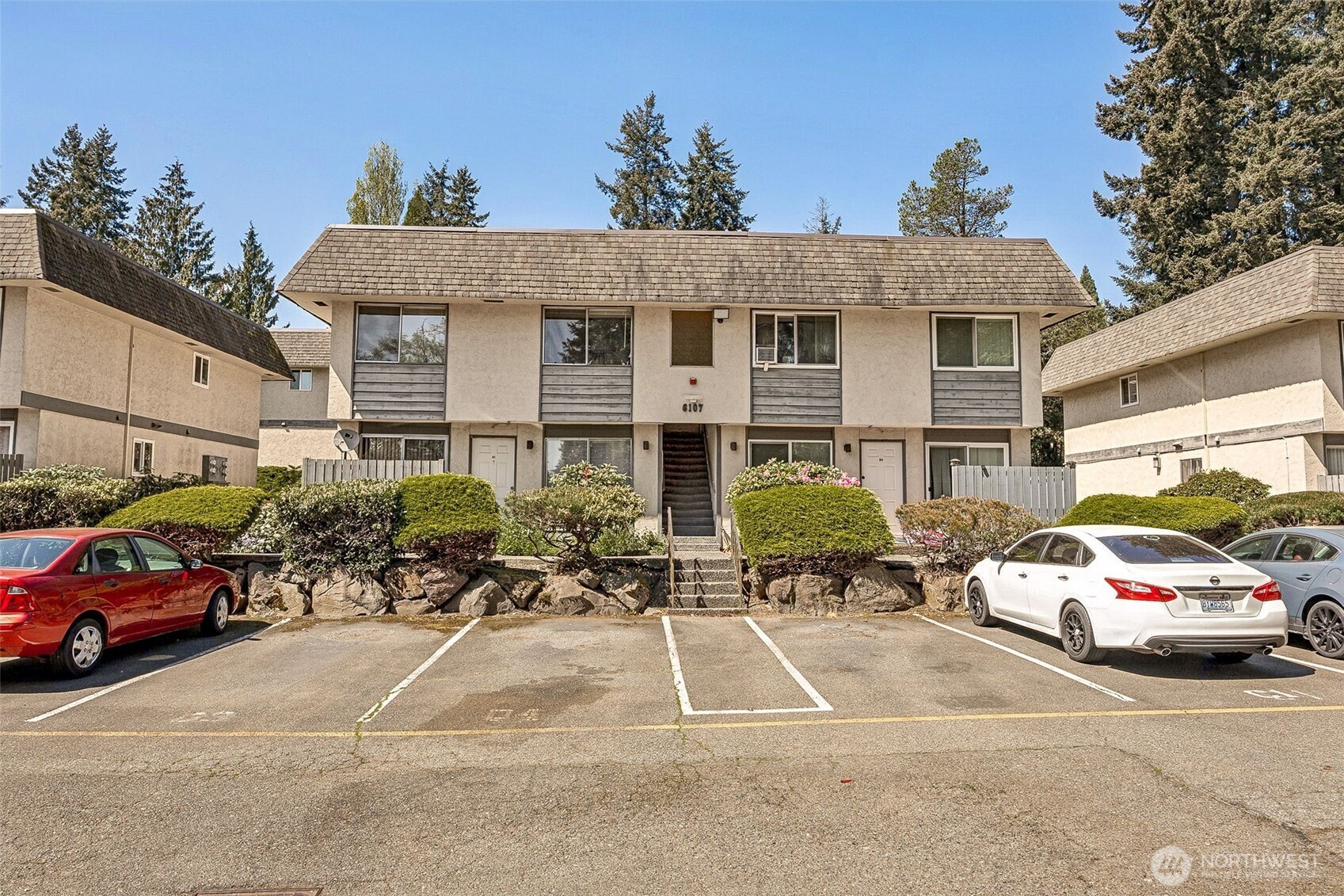 6107 204th Street SW #D2, Lynnwood, WA 98036