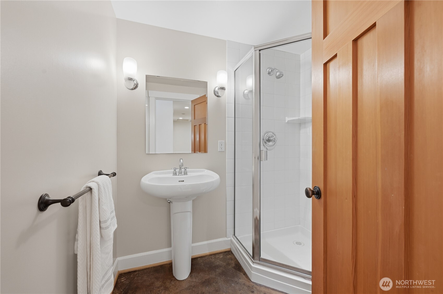 10630 NE 18th Street , Bellevue, WA 98004