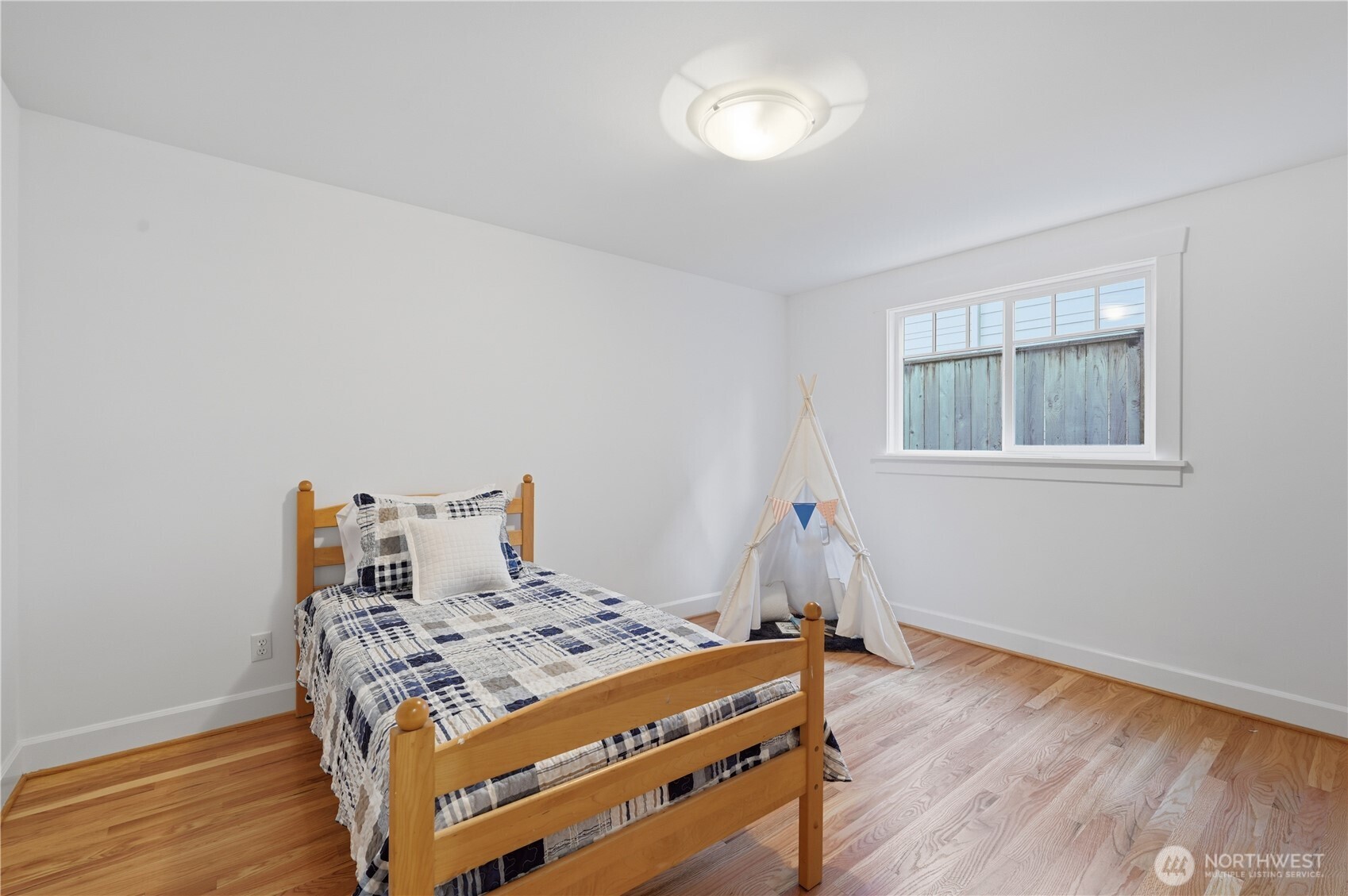 10630 NE 18th Street , Bellevue, WA 98004