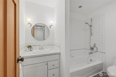 10630 NE 18th Street , Bellevue, WA 98004 - Photo 17