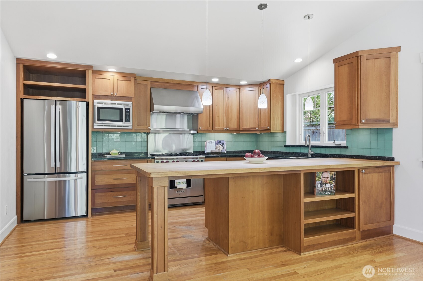 10630 NE 18th Street , Bellevue, WA 98004