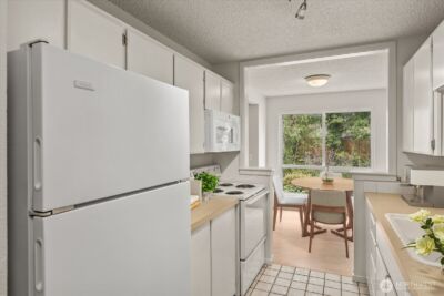 12631 NE 9th Place #C205, Bellevue, WA 98005 - Photo 11