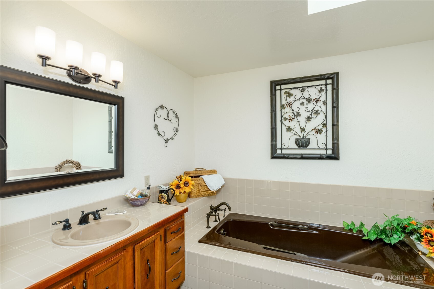 293 N Ridge View Dr , Port Angeles, WA 98362