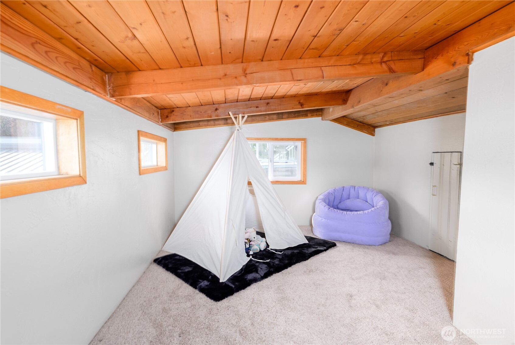 293 N Ridge View Dr , Port Angeles, WA 98362