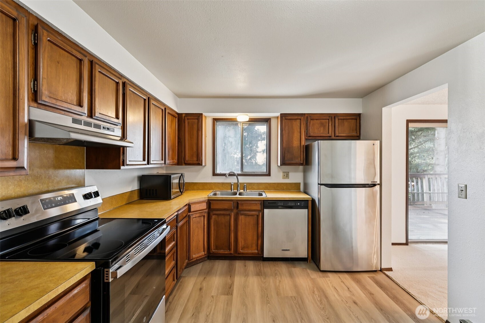 2421 Crestline St , Ferndale, WA 98248-9224