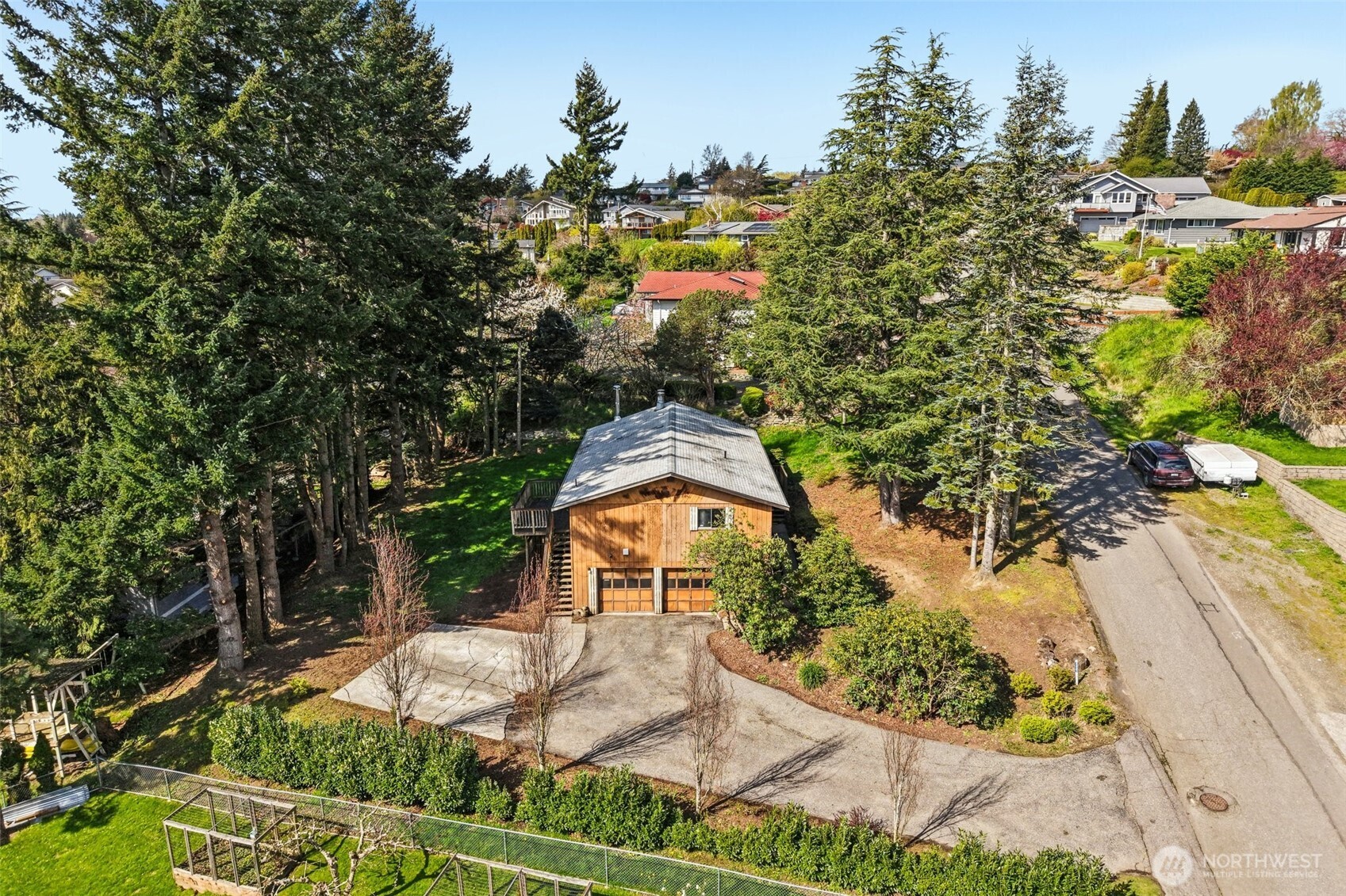 2421 Crestline St , Ferndale, WA 98248-9224
