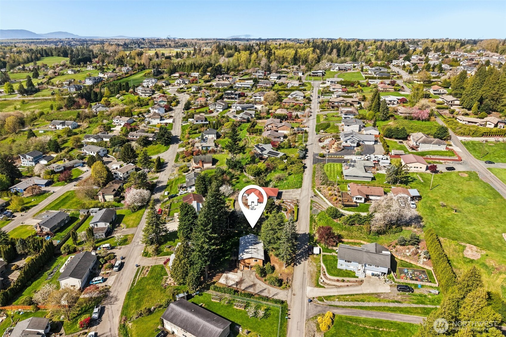 2421 Crestline St , Ferndale, WA 98248-9224
