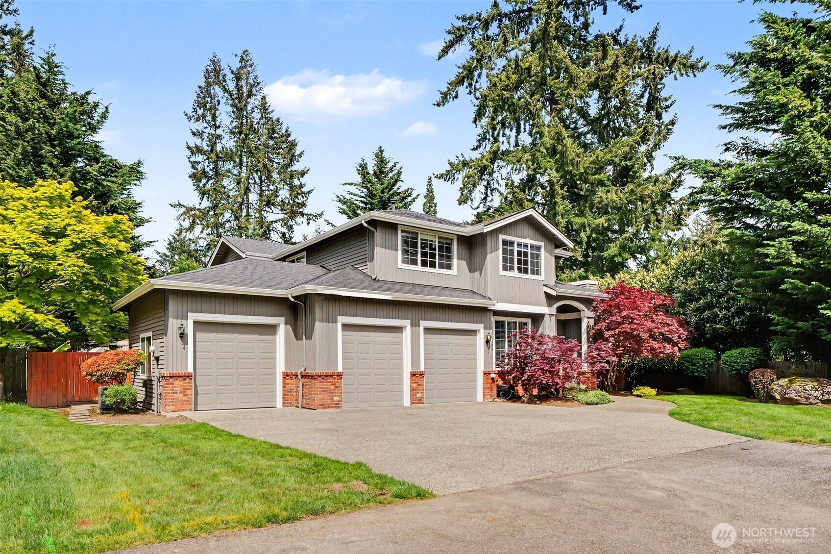 16420 SE 24th Street , Bellevue, WA 98008