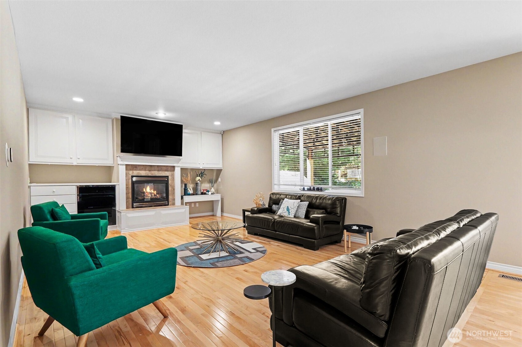 16420 SE 24th Street , Bellevue, WA 98008