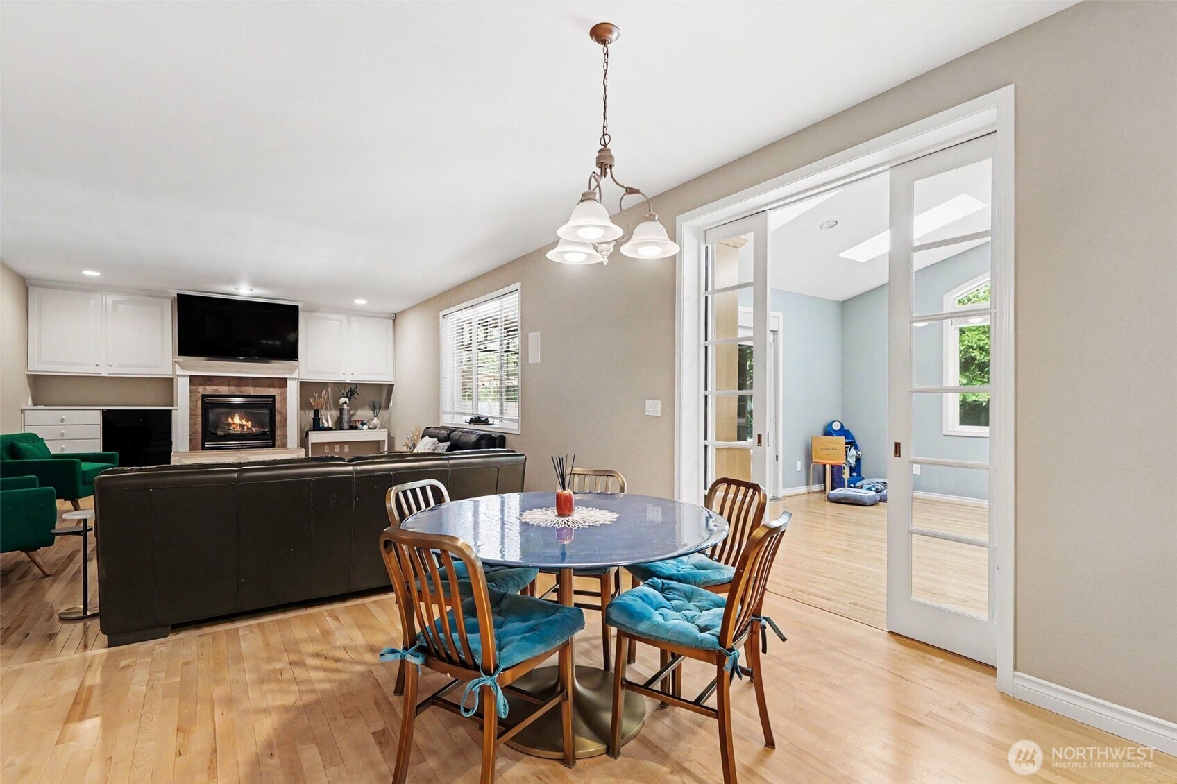 16420 SE 24th Street , Bellevue, WA 98008