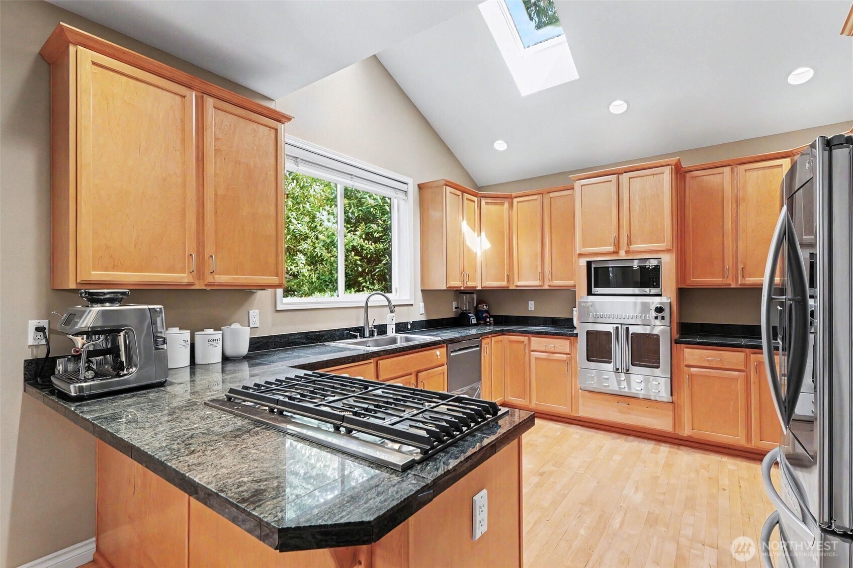 16420 SE 24th Street , Bellevue, WA 98008