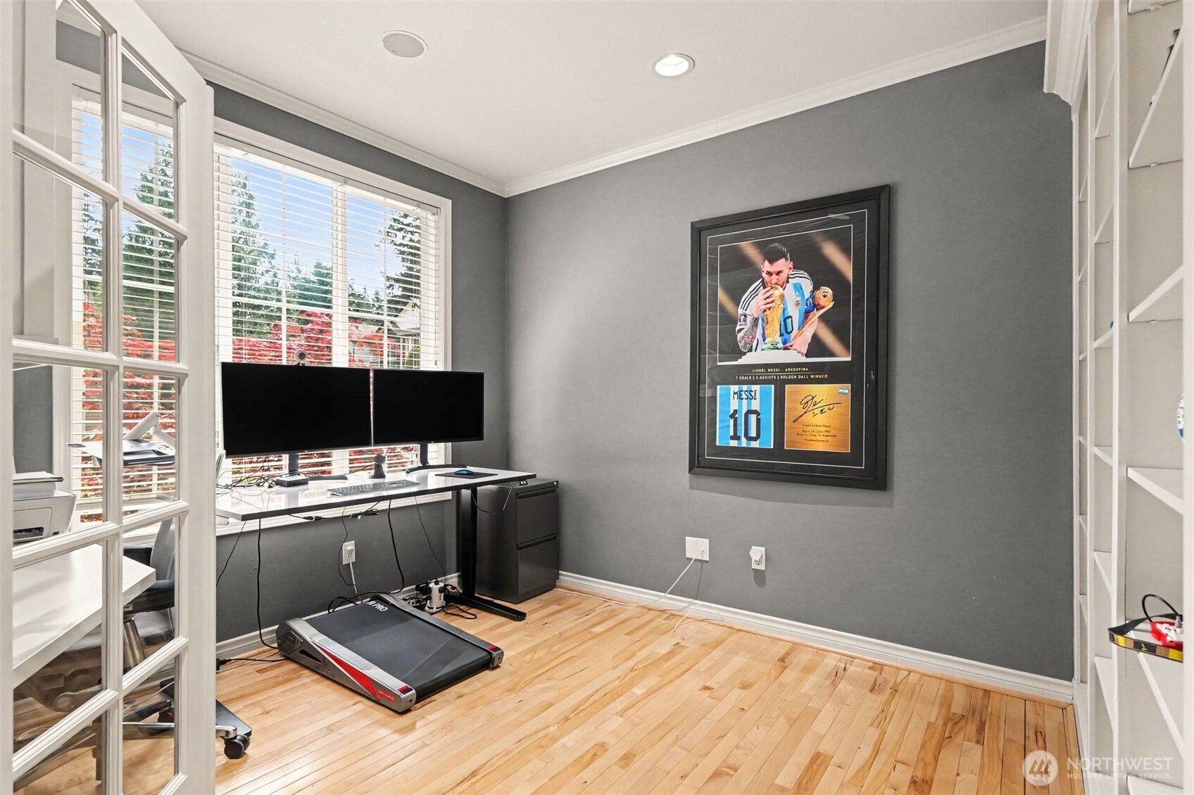 16420 SE 24th Street , Bellevue, WA 98008