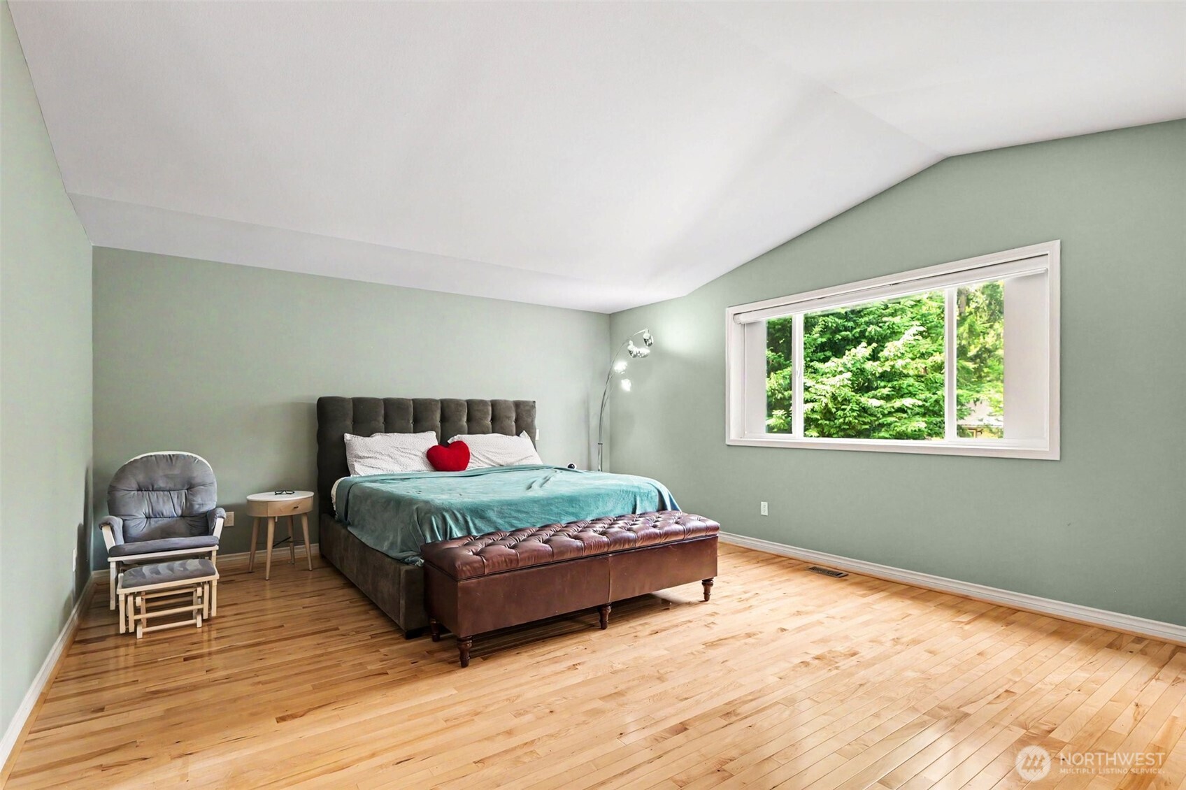 16420 SE 24th Street , Bellevue, WA 98008