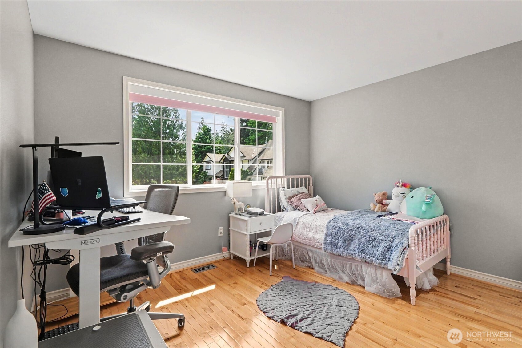 16420 SE 24th Street , Bellevue, WA 98008