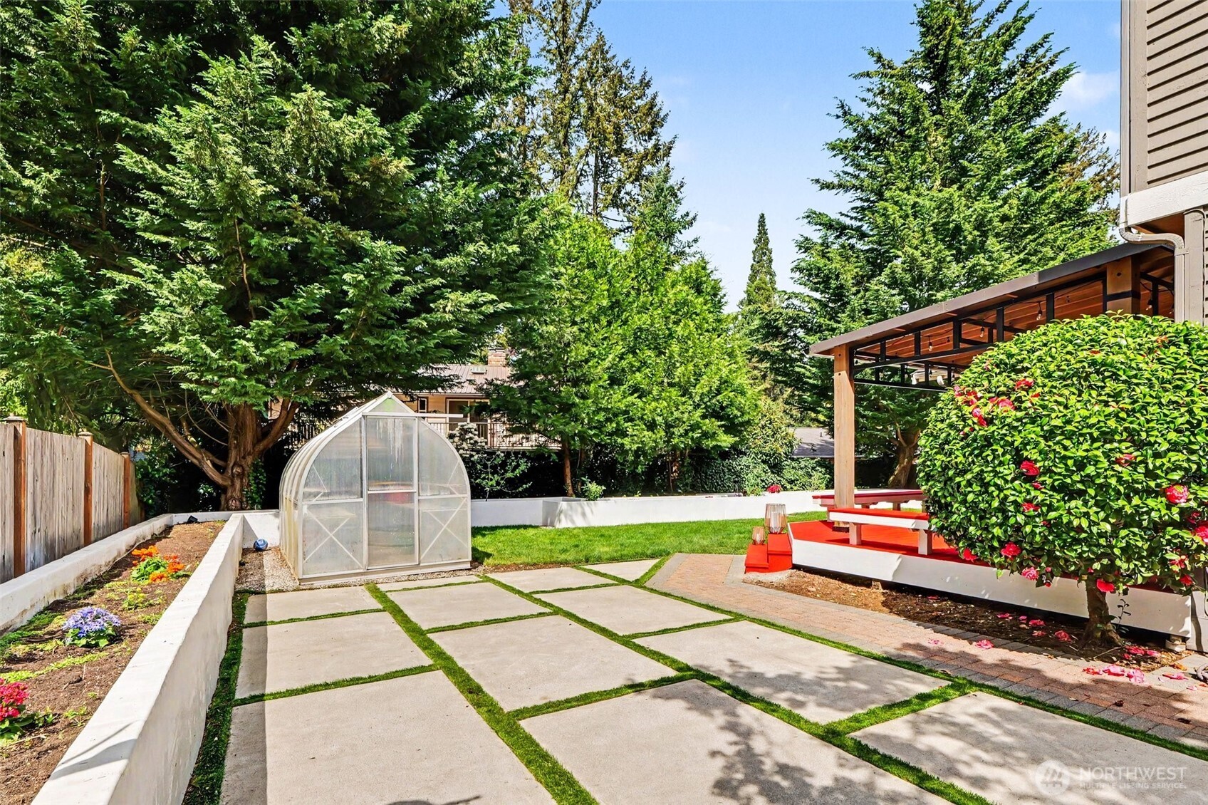 16420 SE 24th Street , Bellevue, WA 98008