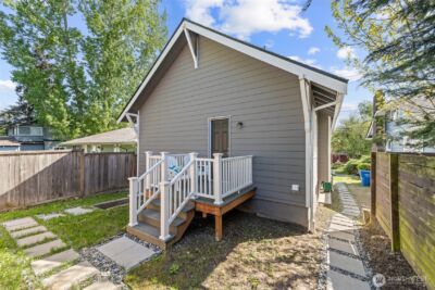 1411 26th Avenue , Seattle, WA 98122-3101 - Photo 2