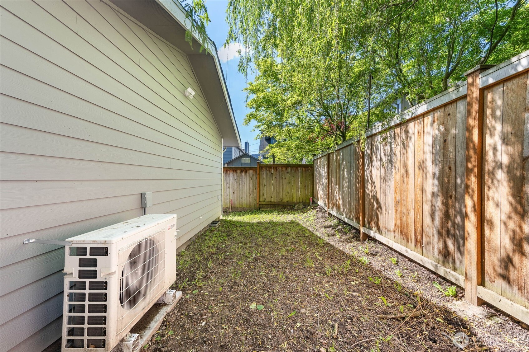 1411 26th Avenue , Seattle, WA 98122-3101