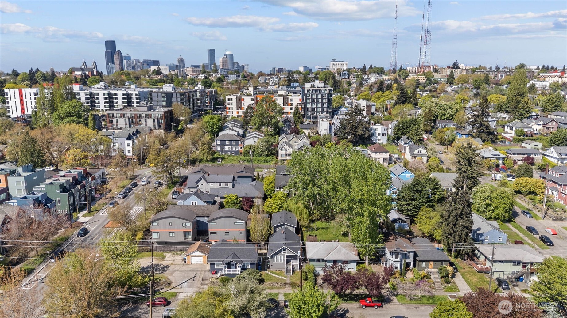 1411 26th Avenue , Seattle, WA 98122-3101
