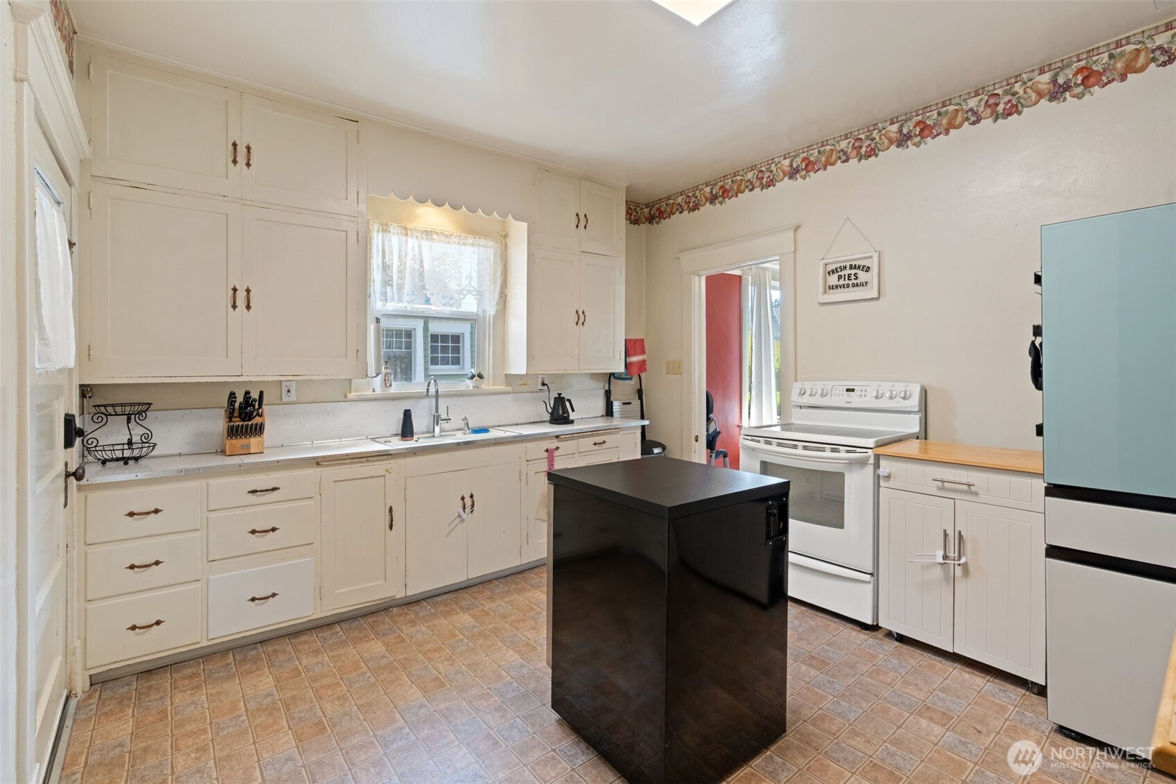 626 NW Quincy Place , Chehalis, WA 98532