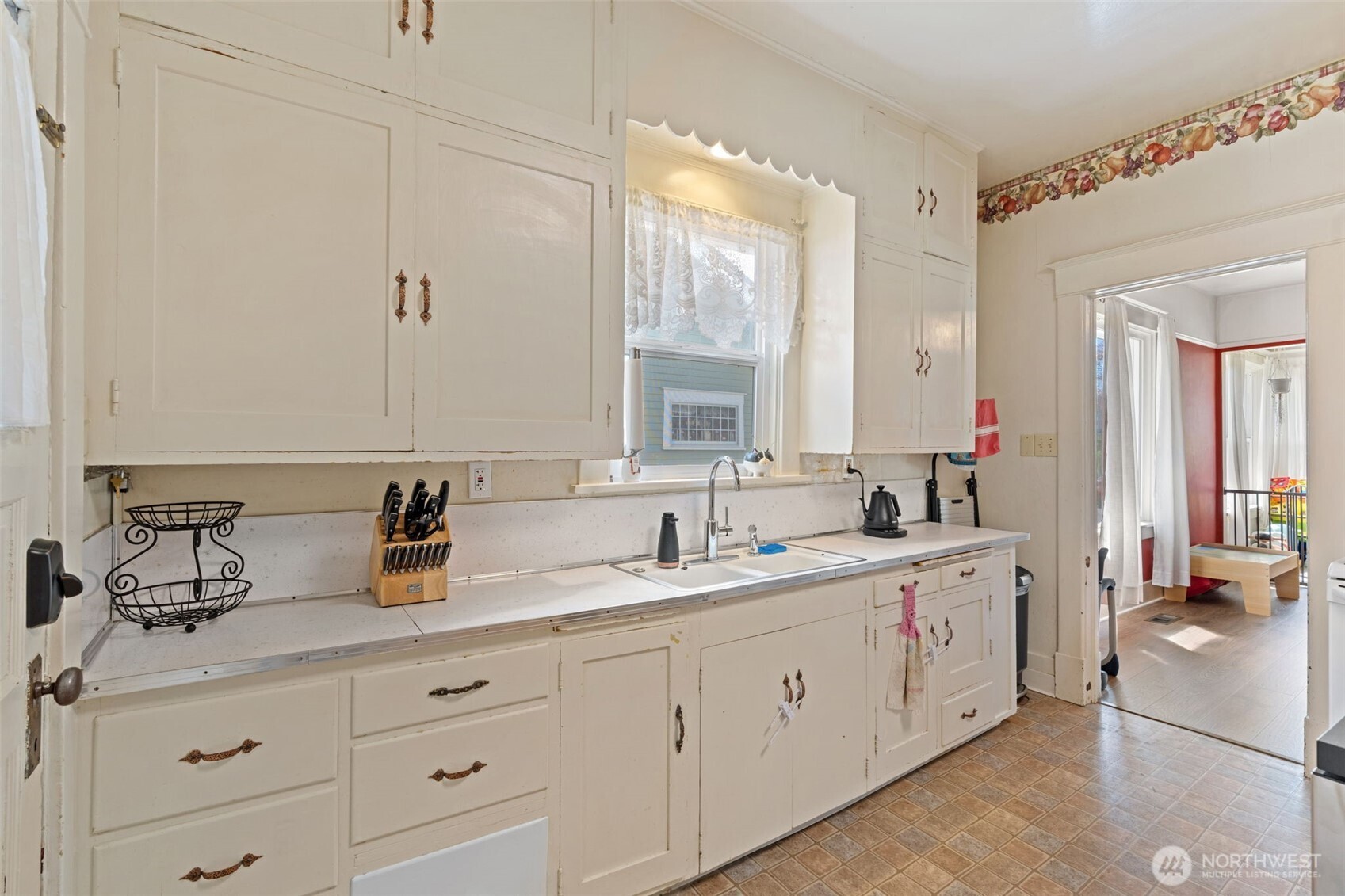 626 NW Quincy Place , Chehalis, WA 98532