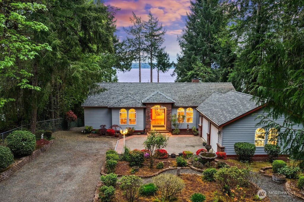 141 E WINTERWOOD Drive , Grapeview, WA 98546