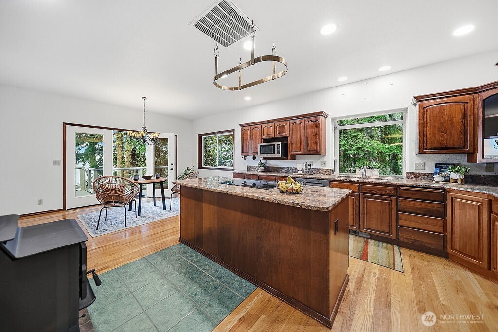 141 E WINTERWOOD Drive , Grapeview, WA 98546