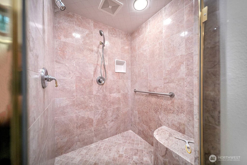 141 E WINTERWOOD Drive , Grapeview, WA 98546