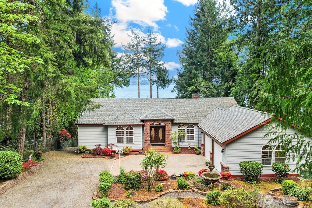 141 E WINTERWOOD Drive , Grapeview, WA 98546