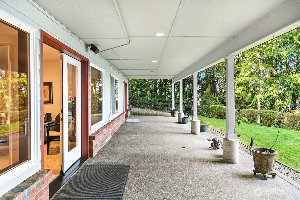 141 E WINTERWOOD Drive , Grapeview, WA 98546