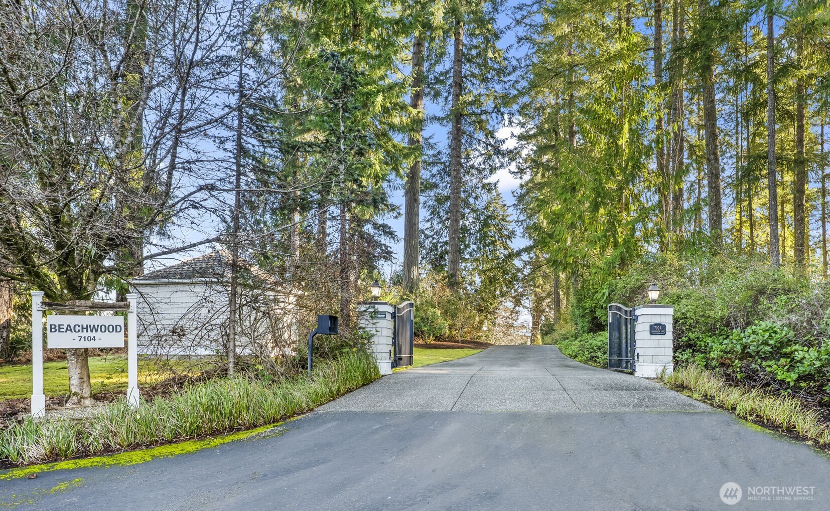 7104 E Grapeview Loop Road , Allyn, WA 98524