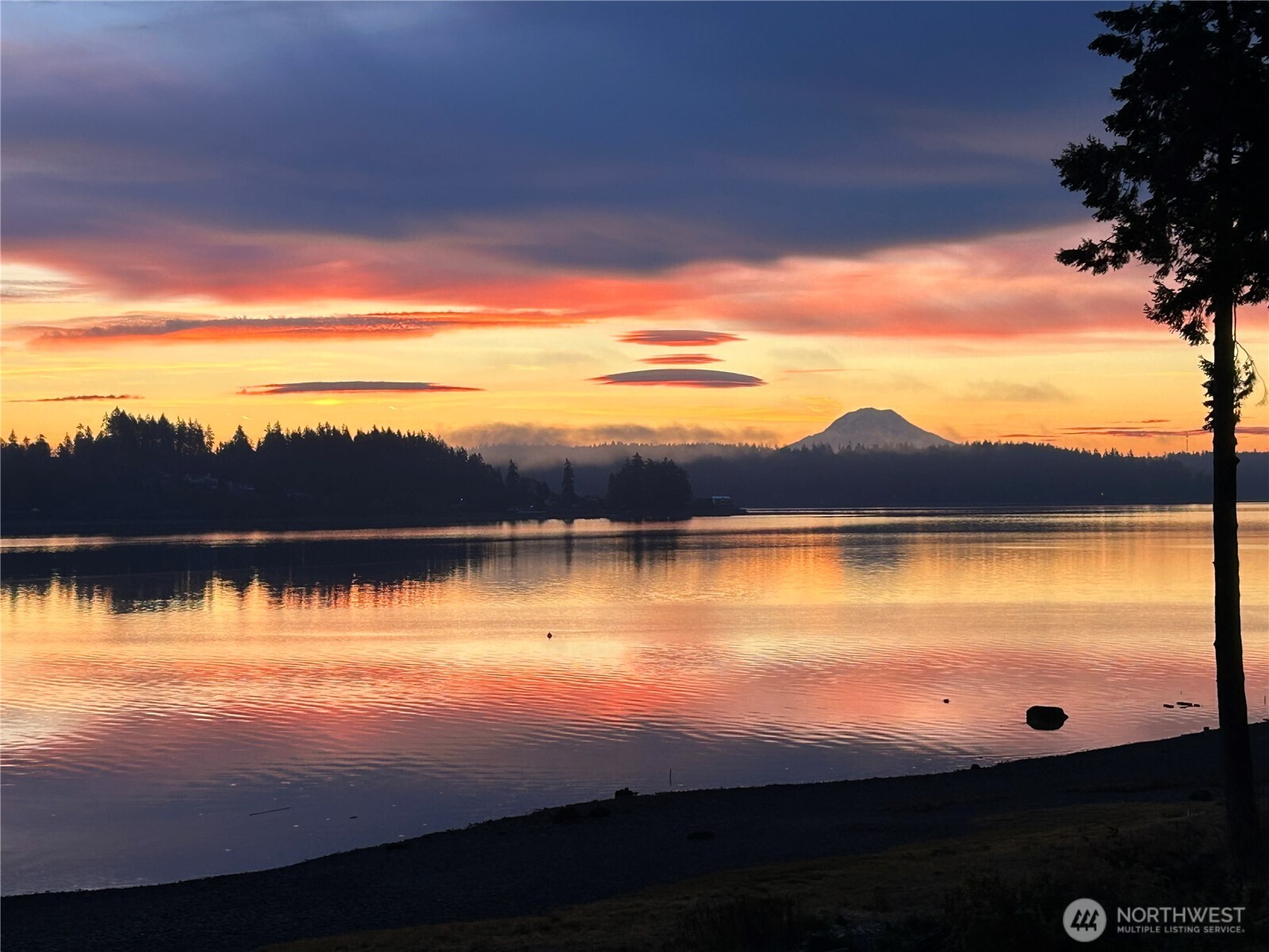 7104 E Grapeview Loop Road , Allyn, WA 98524