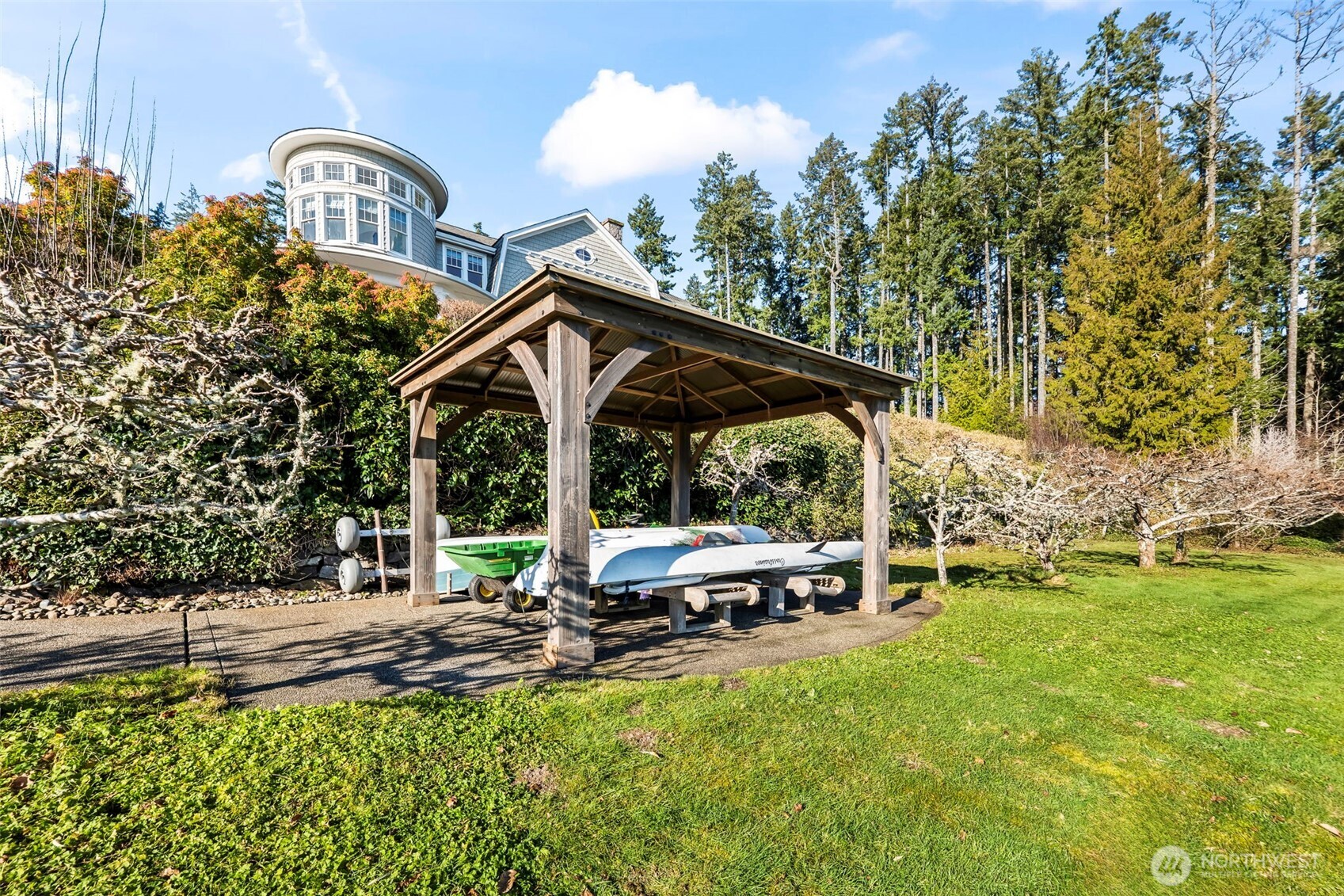 7104 E Grapeview Loop Road , Allyn, WA 98524