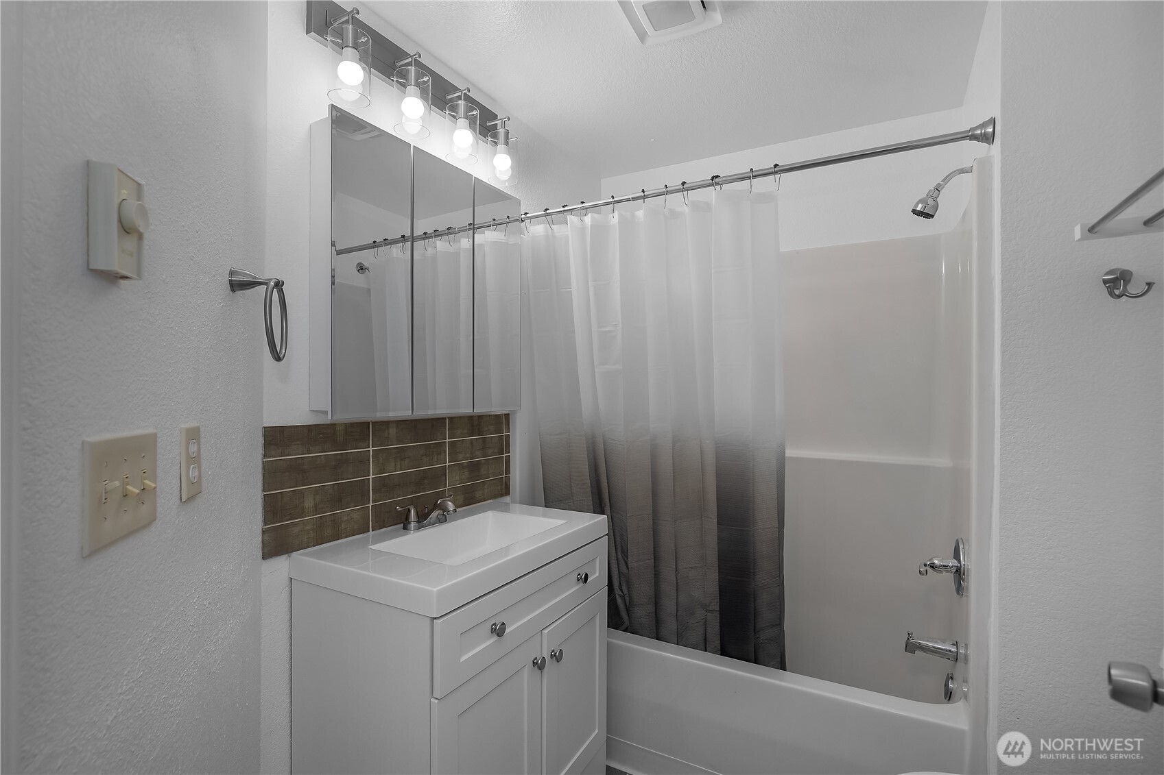 40 E Lambeth Way , Shelton, WA 98584