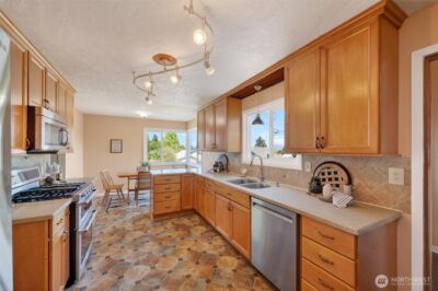 1119 Longview Avenue , Anacortes, WA 98221 - Photo 13
