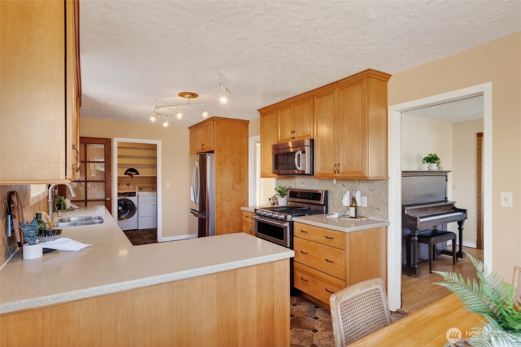 1119 Longview Avenue , Anacortes, WA 98221