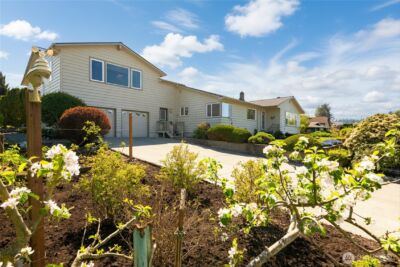 1119 Longview Avenue , Anacortes, WA 98221 - Photo 3
