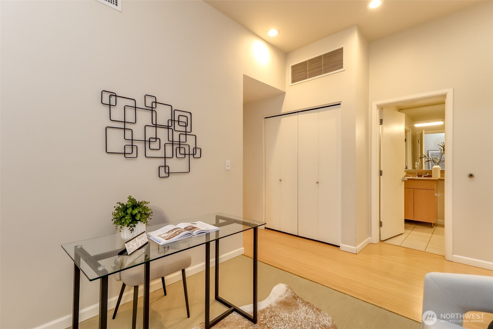 17 W Mercer Street #301, Seattle, WA 98119