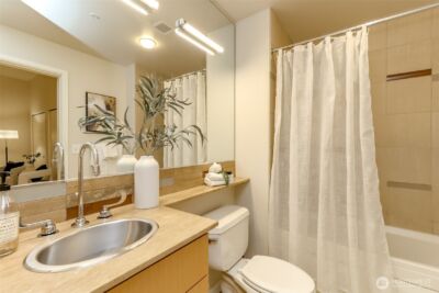 17 W Mercer Street #301, Seattle, WA 98119 - Photo 12