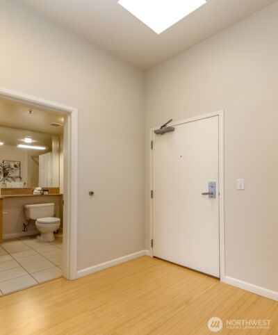 17 W Mercer Street #301, Seattle, WA 98119 - Photo 5
