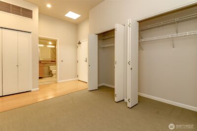 17 W Mercer Street #301, Seattle, WA 98119 - Photo 8