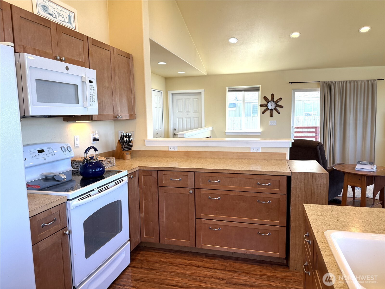33013 J Place , Ocean Park, WA 98640