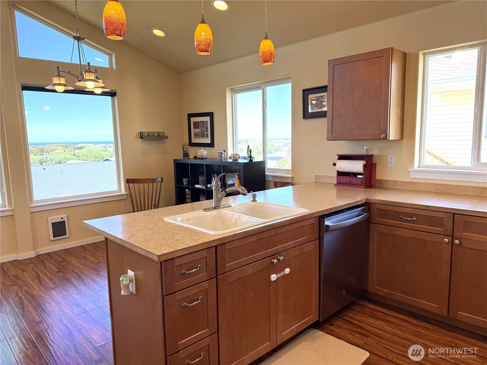 33013 J Place , Ocean Park, WA 98640